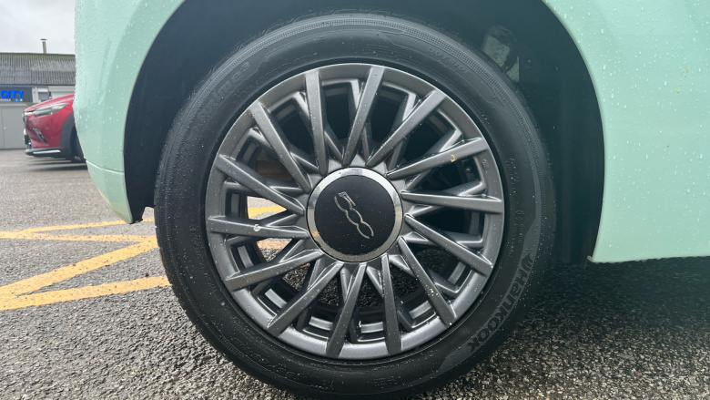 Fiat 500 1.2 Lounge 3dr Petrol Hatchback